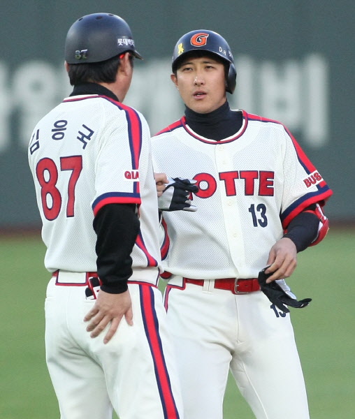 황재균선수의 따라잡는 1타점 적시타